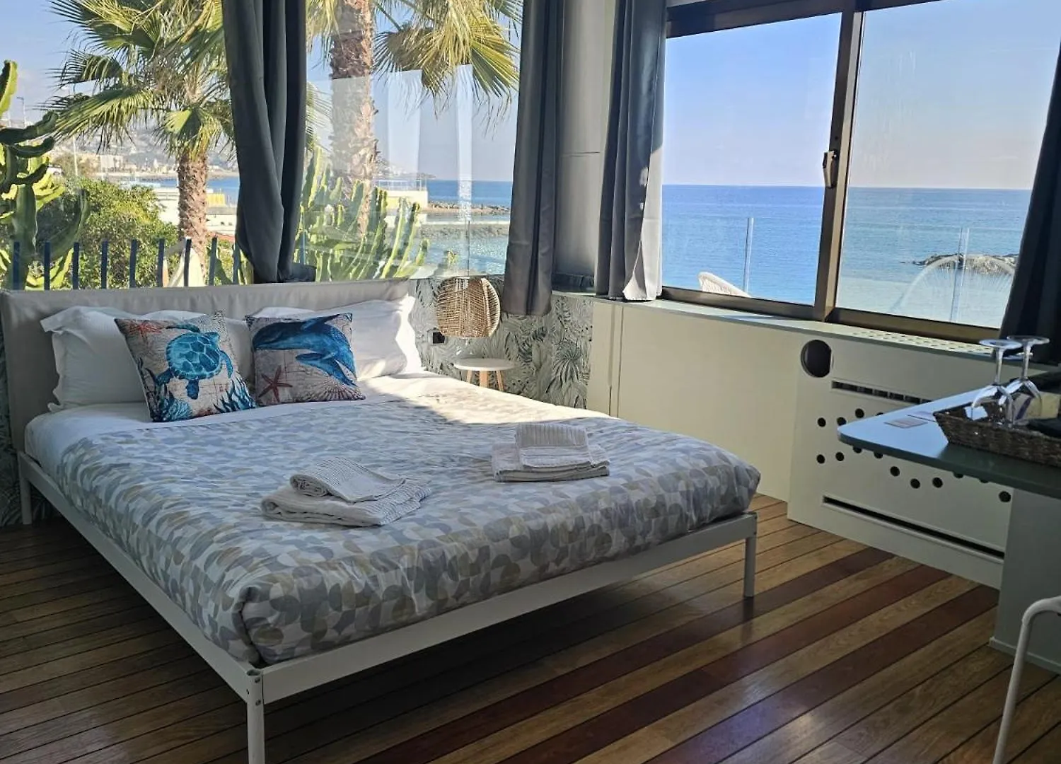 Pensjonat Villa Rita Sea Front View Sanremo - Parcheggio Gratuito In Struttura Włochy